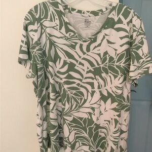 KIM ROGERS T-SHIRT XL 100% cotton, green and white floral V-neck short sleeves